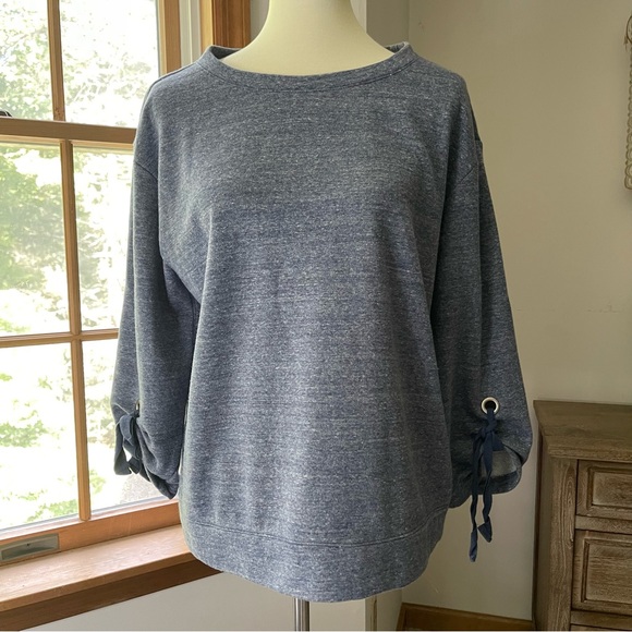 Loft Outlet Lounge Top - Picture 1 of 4